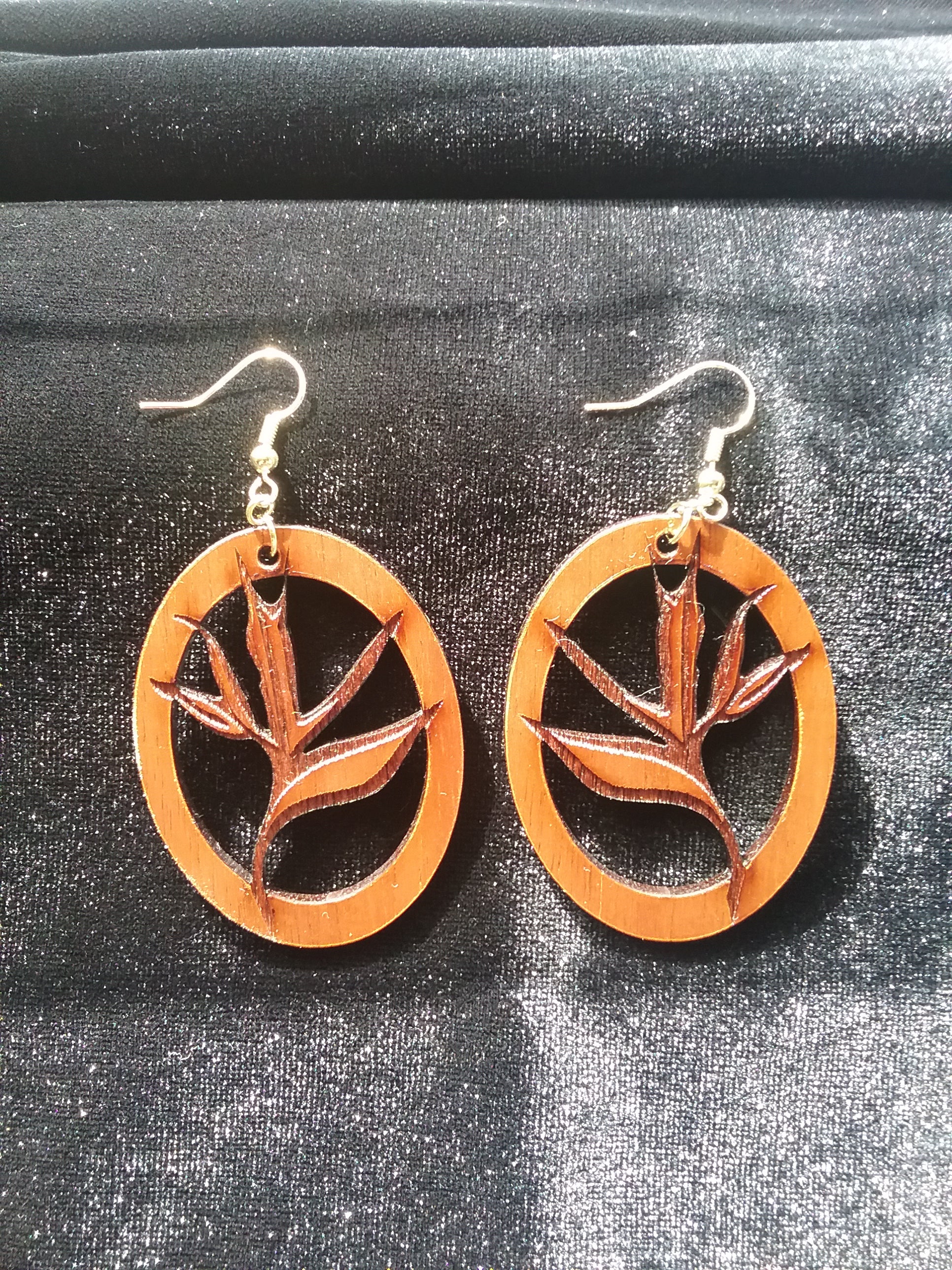 Kahio Koa Wood Earrings – Hawaii Bookmark